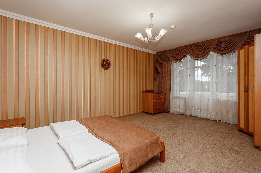 rooms-family-room-standard