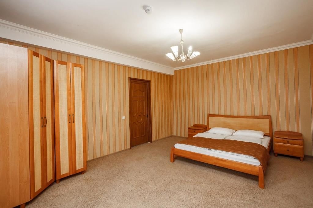 rooms-family-room-standard