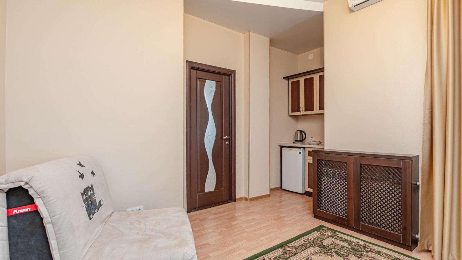 rooms-luxury-room