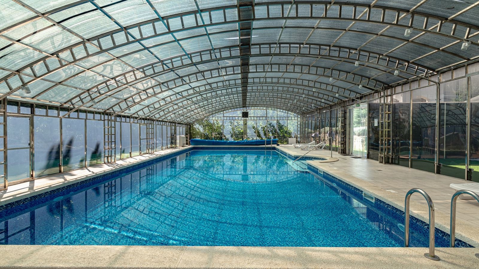 pools-indoor-pool