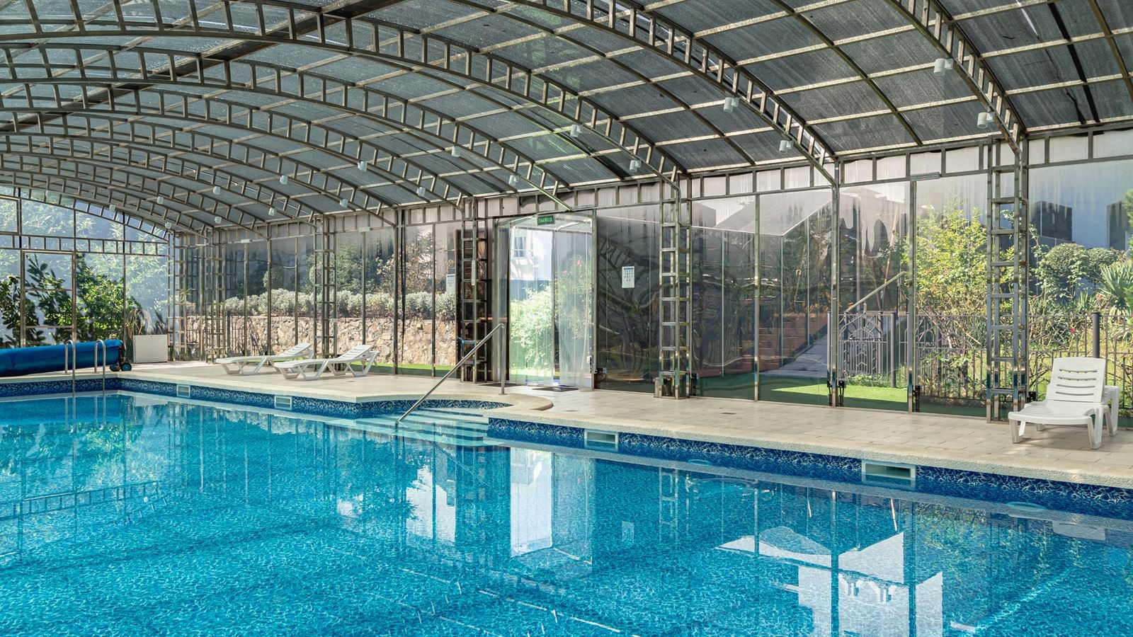 pools-indoor-pool