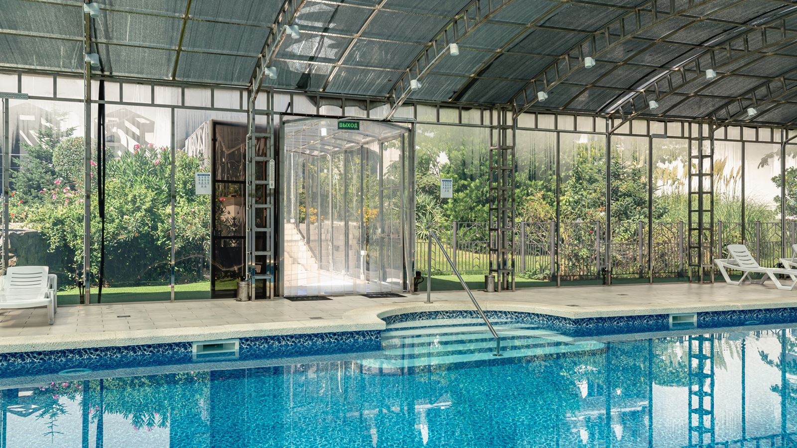 pools-indoor-pool