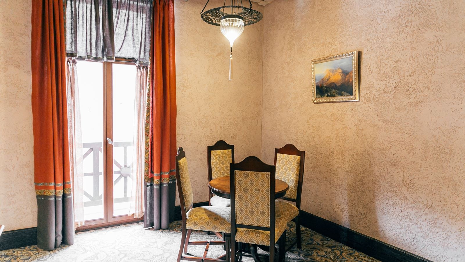 rooms-predstavitelskiy-lux