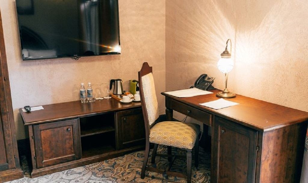 rooms-superior-with-balcony-and-river-wie