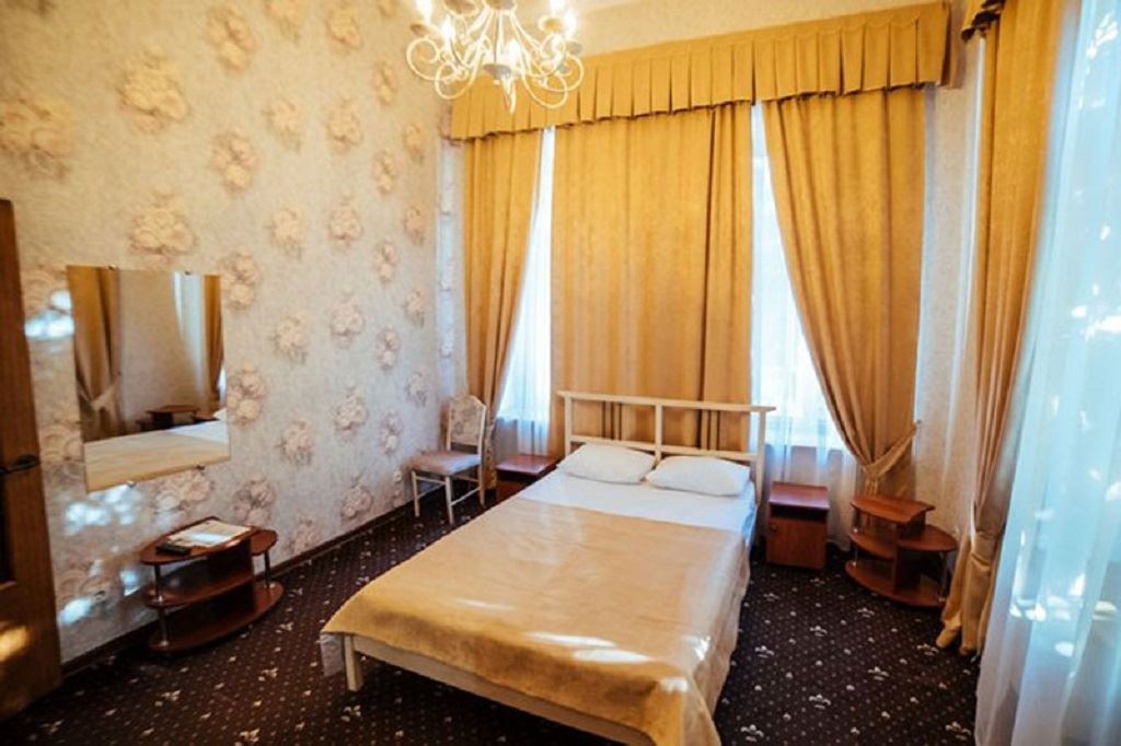 rooms-spalnya-hudozhnika