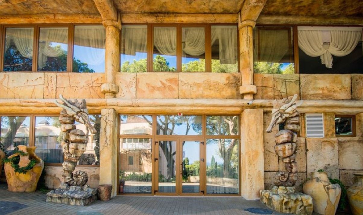 general-main-building