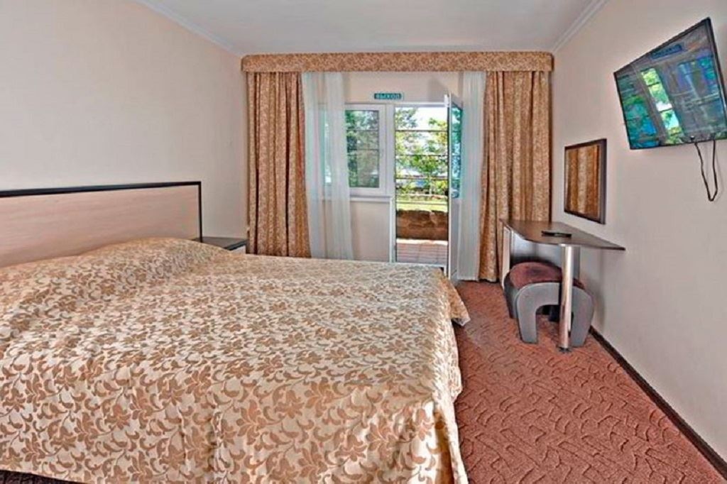 rooms-2-местный-бунгало-№3-вид-на-бассейн-1-категории