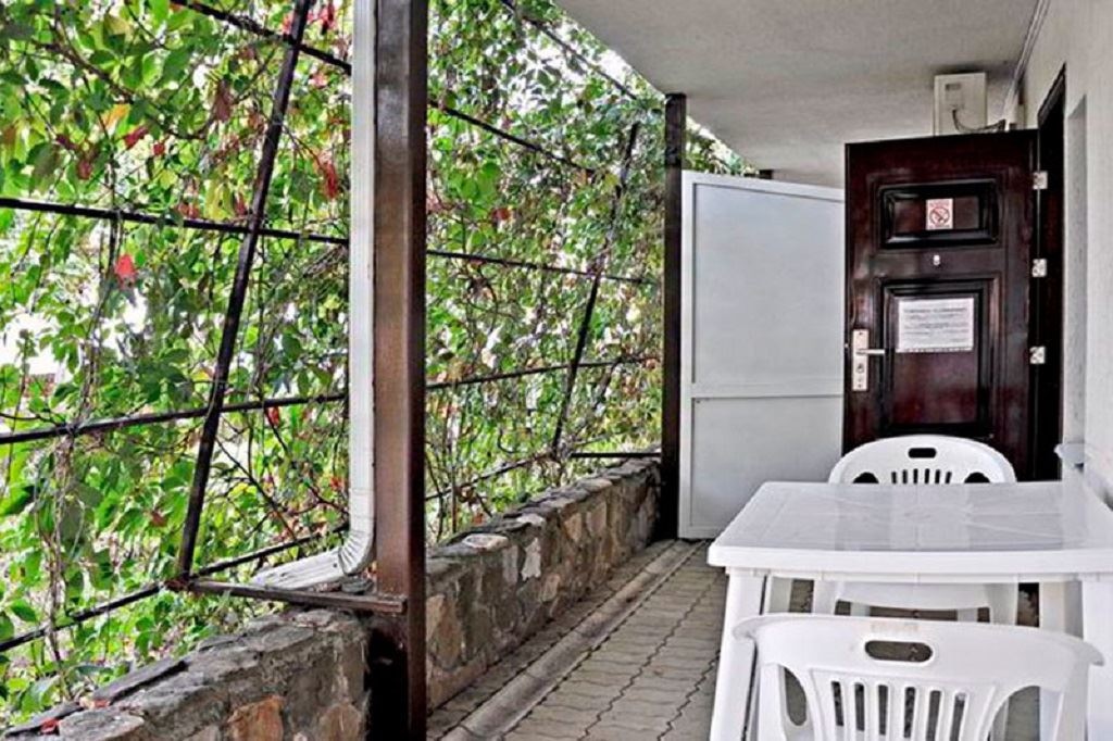 rooms-2-местный-бунгало-№3-вид-на-бассейн-1-категории