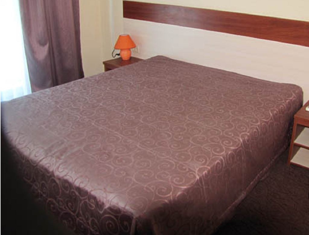 rooms-2seat-standard-pc-enclosure-1