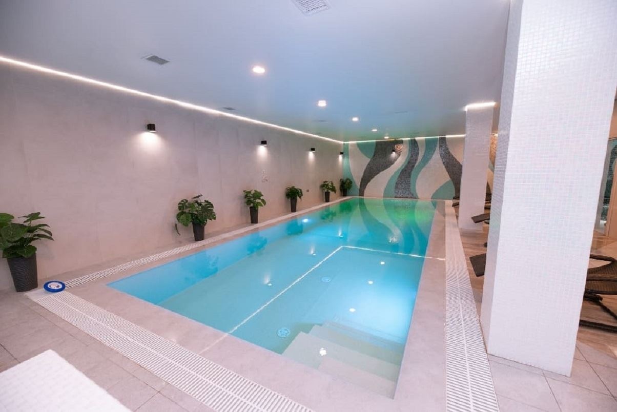 pools-indoor-pool