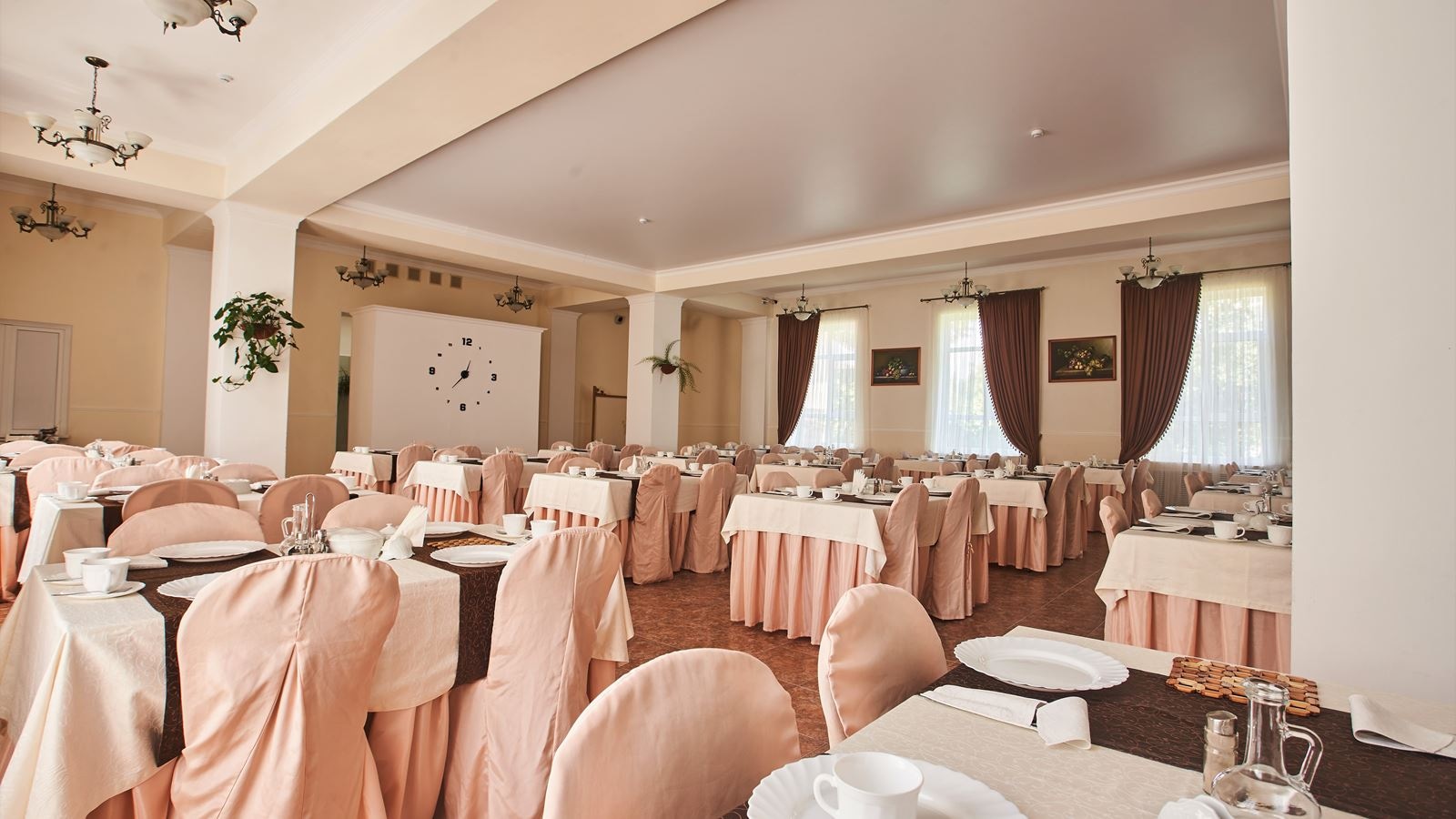 restaurants-obedennii-zal