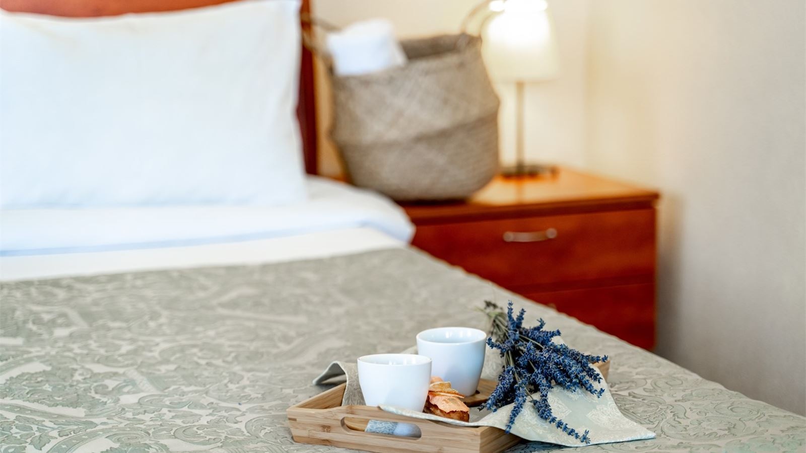 rooms-luxe-building-23