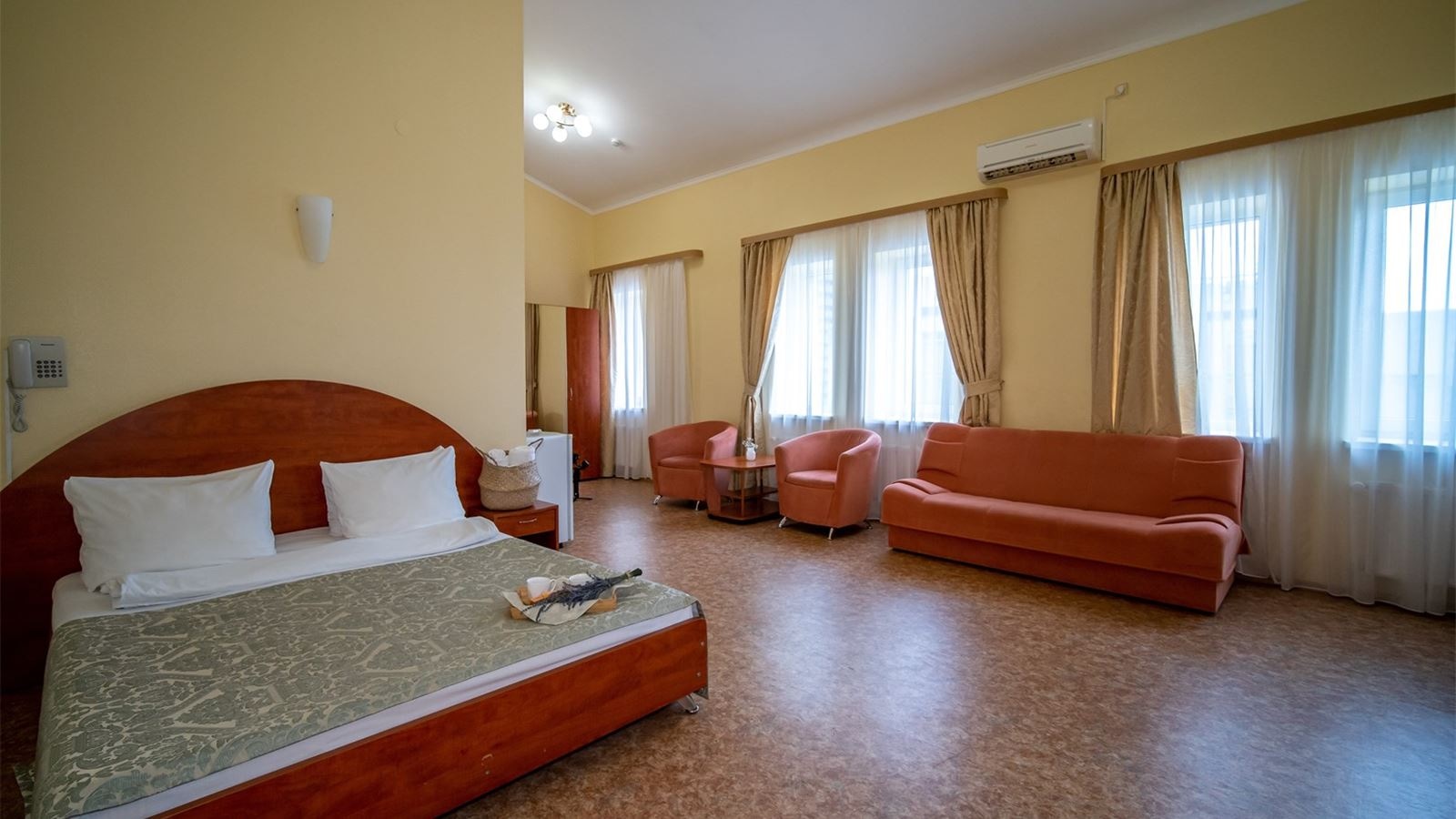 rooms-luxe-building-23