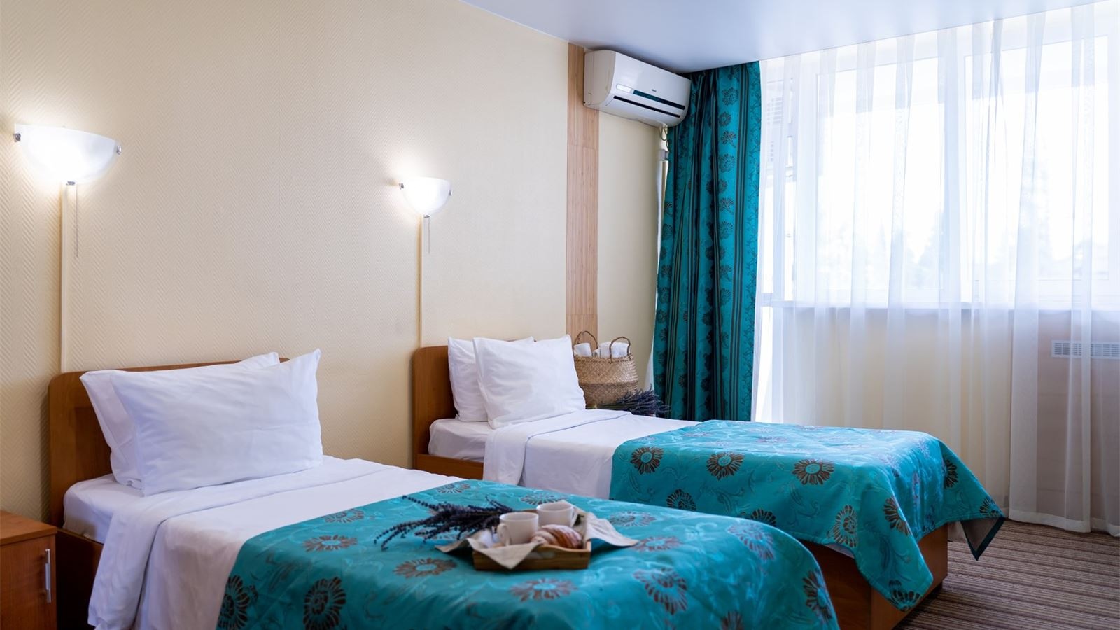 rooms-family-superior-building-1