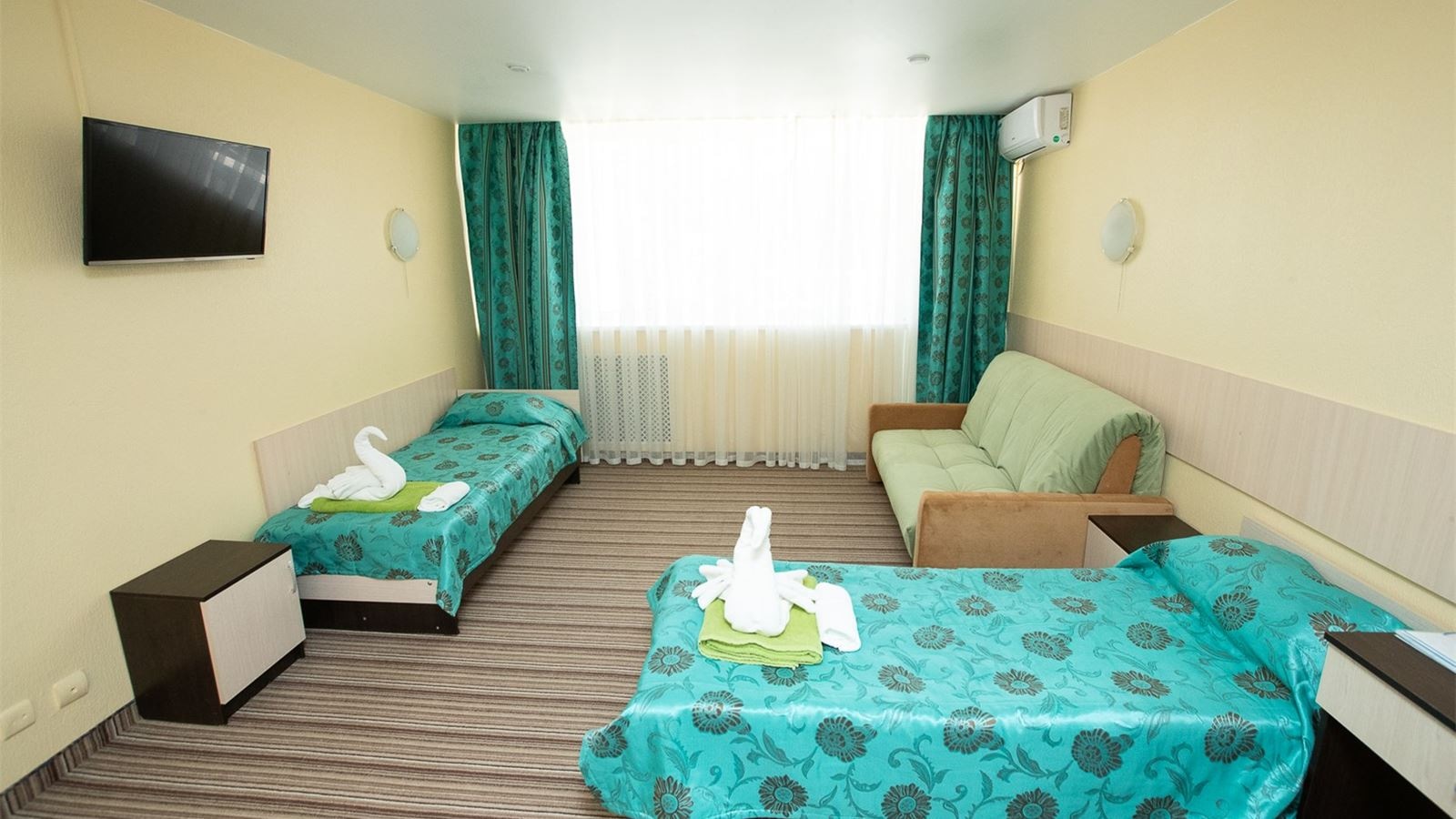 rooms-triple-superior-building-1