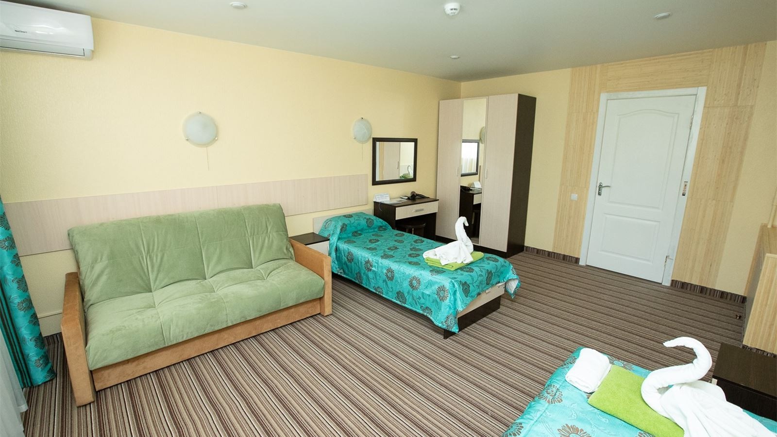 rooms-triple-superior-building-1