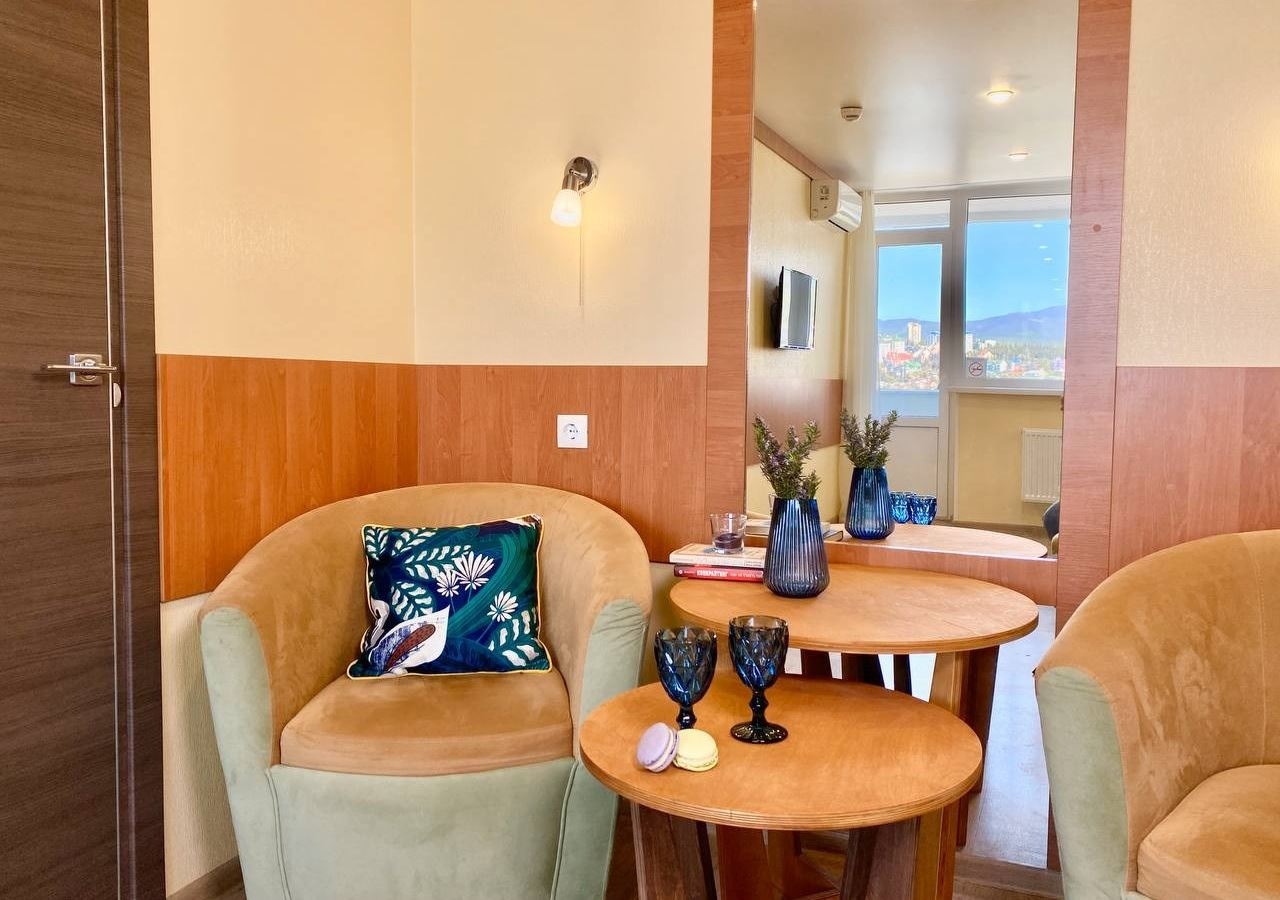 rooms-luxe-building-1