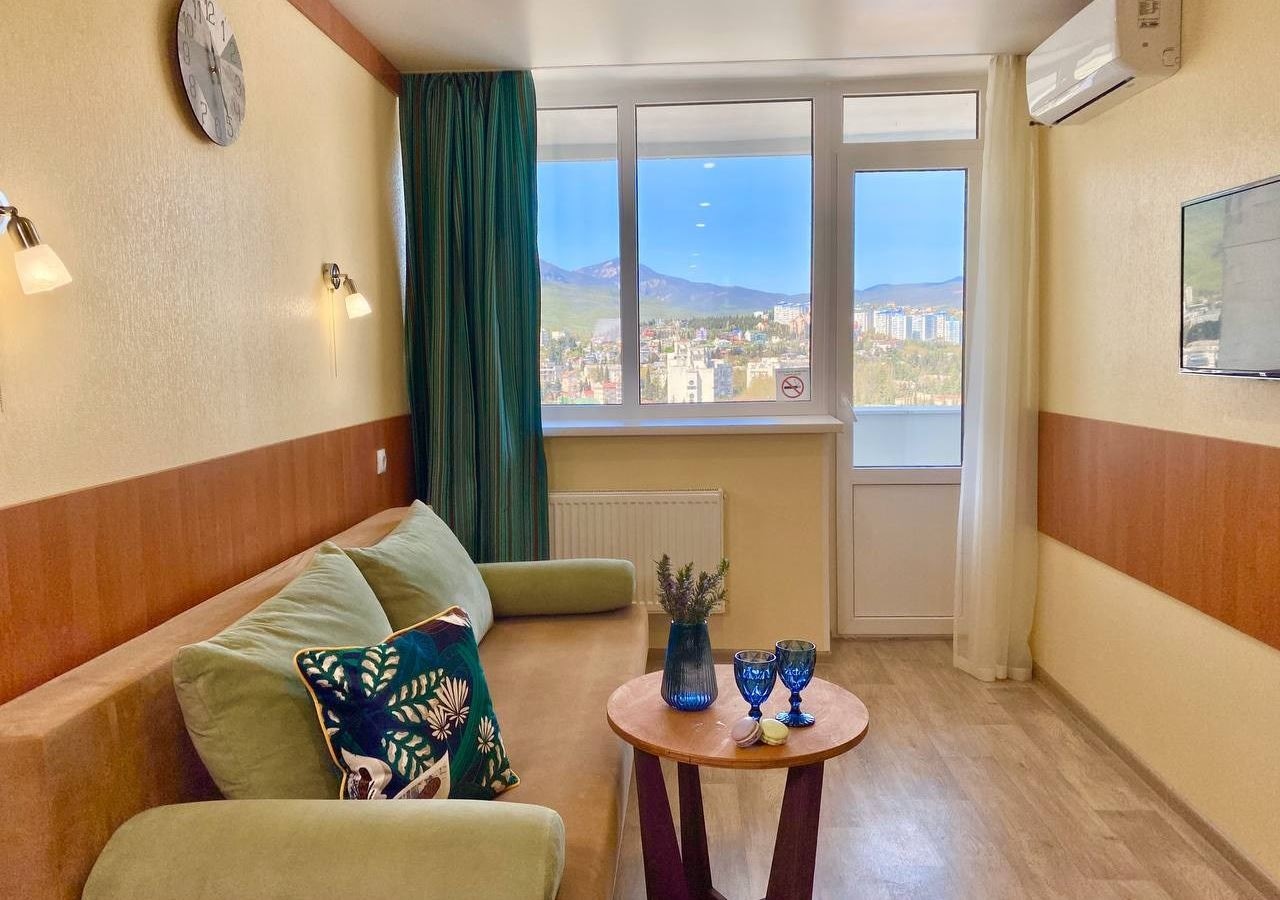 rooms-luxe-building-1