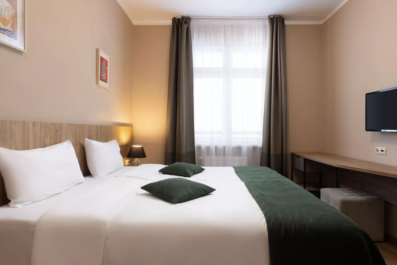 rooms-family-balcony