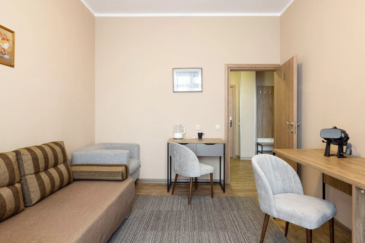 rooms-family-balcony