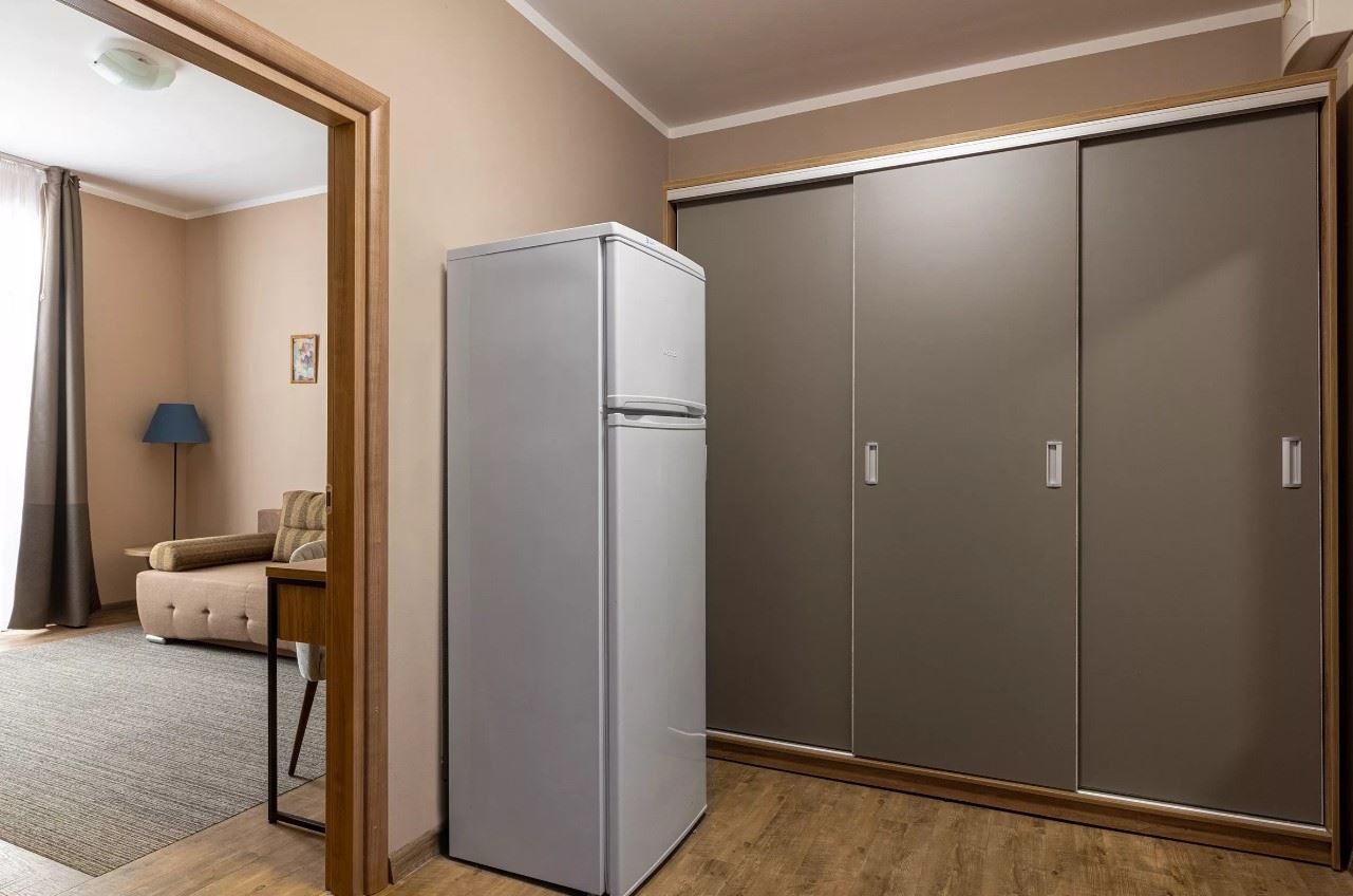 rooms-family-balcony-mountain-view