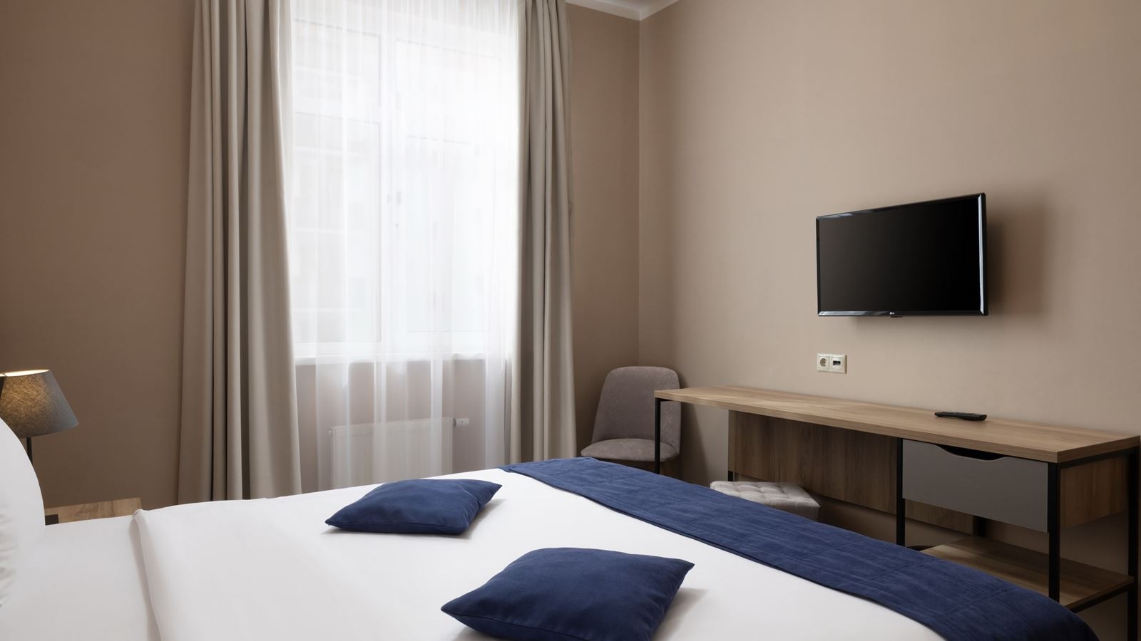 rooms-standart-2-rooms-balcony