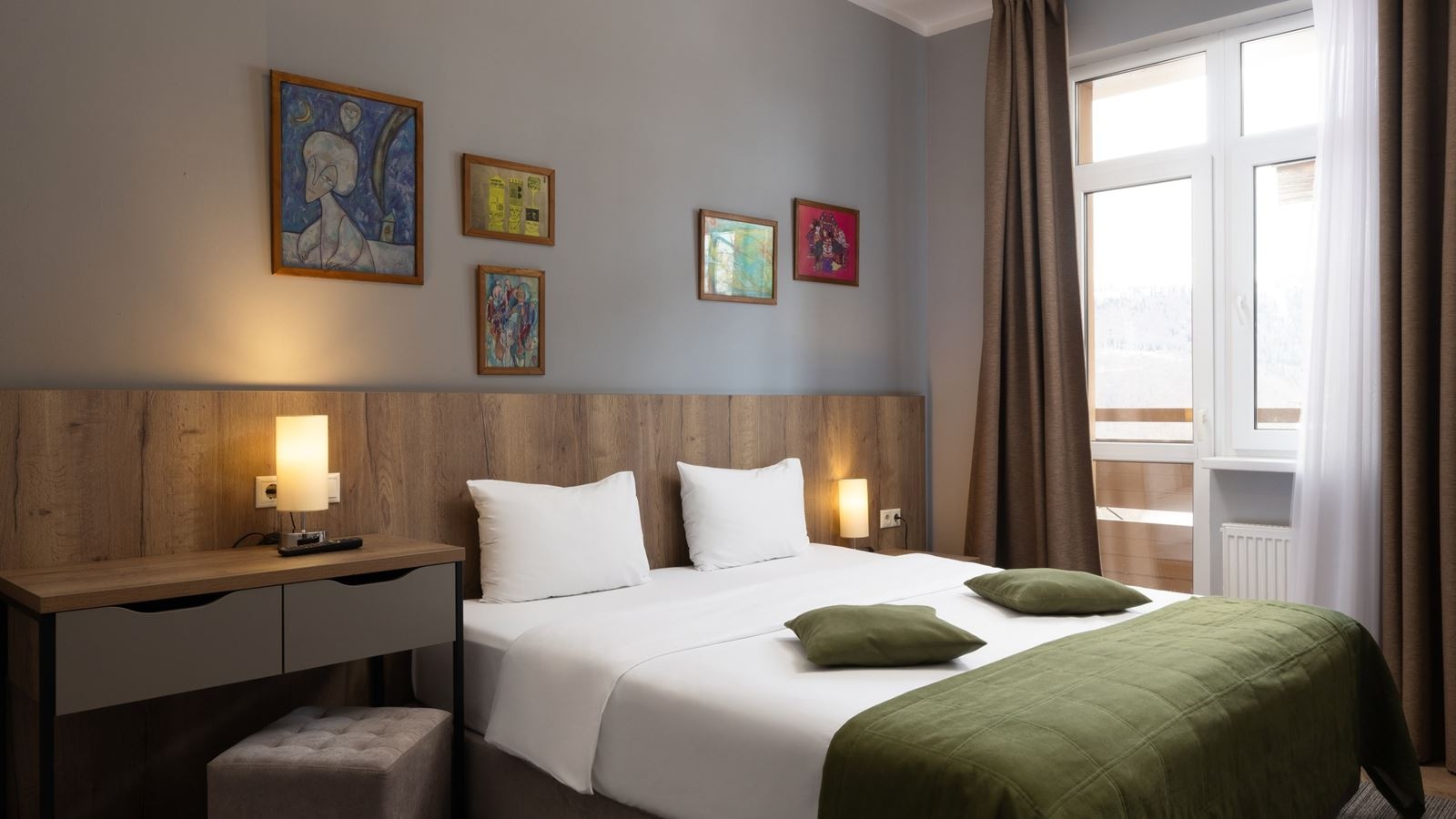 rooms-standart-3-rooms-balcony