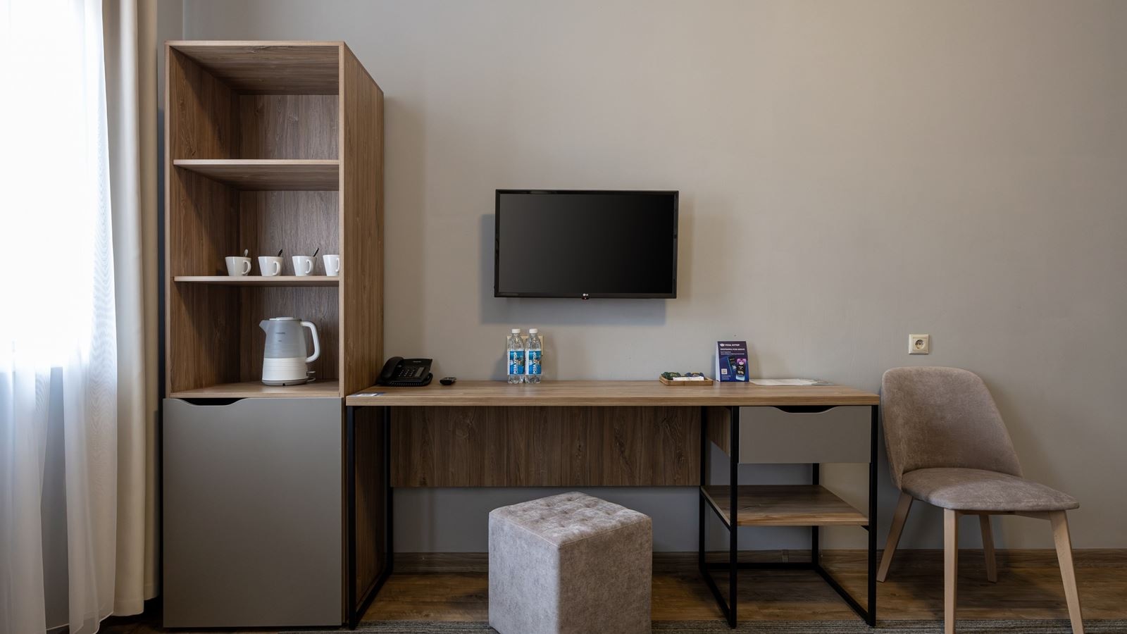 rooms-family-3-rooms-balcony