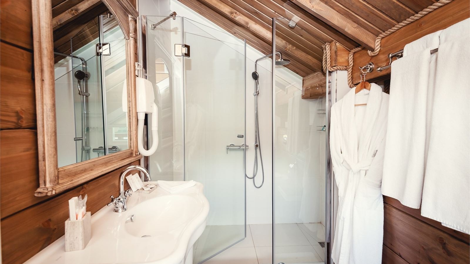 rooms-коттедж-с-мансардой