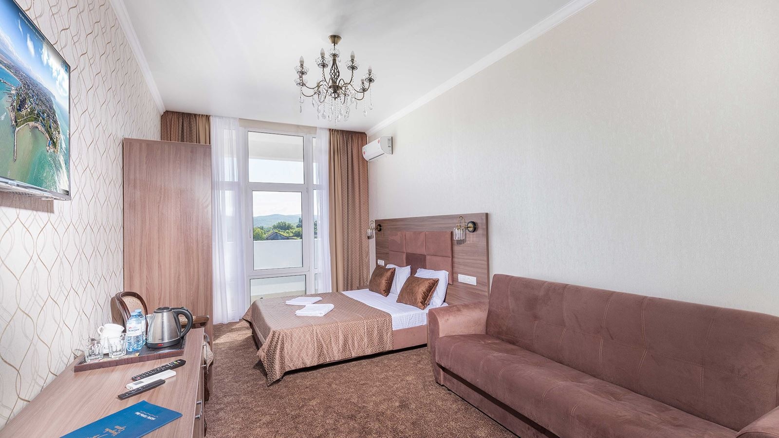 rooms-deluxe-with-balcony