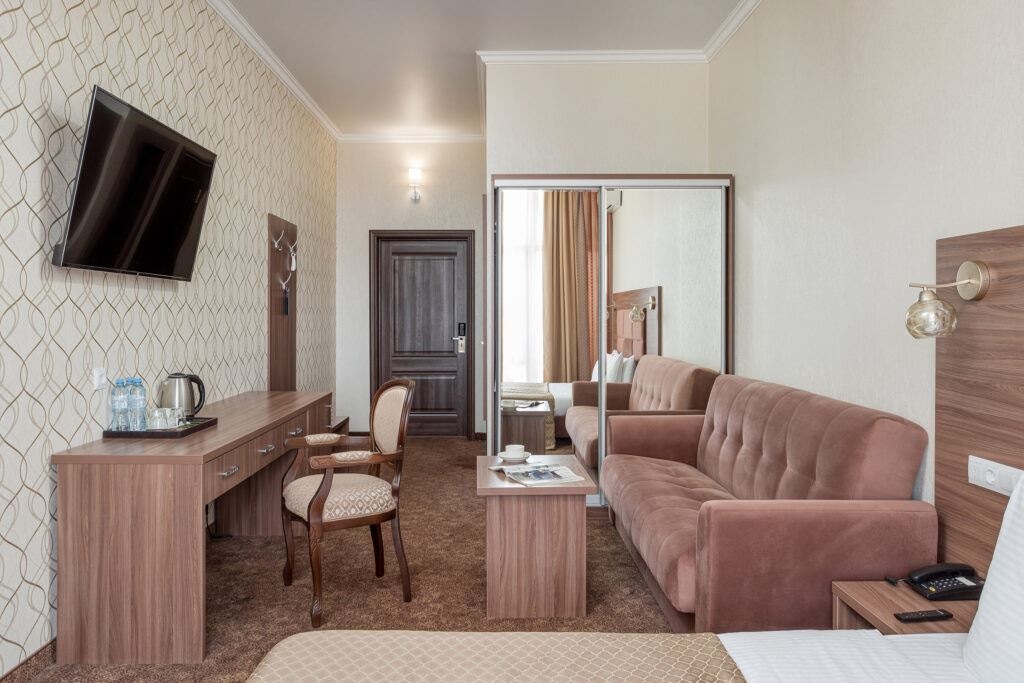 rooms-deluxe-with-balcony