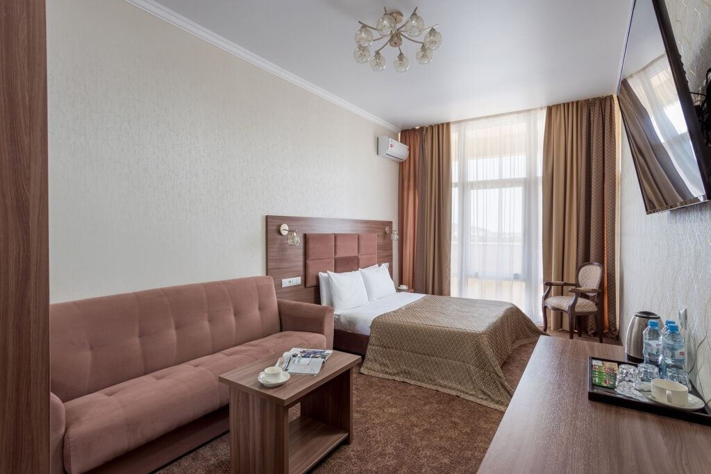 rooms-deluxe-with-balcony