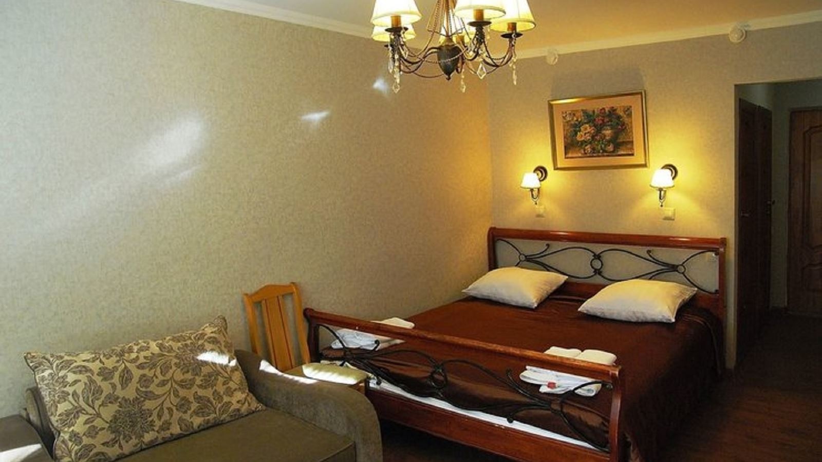 rooms-2standart-plus-room