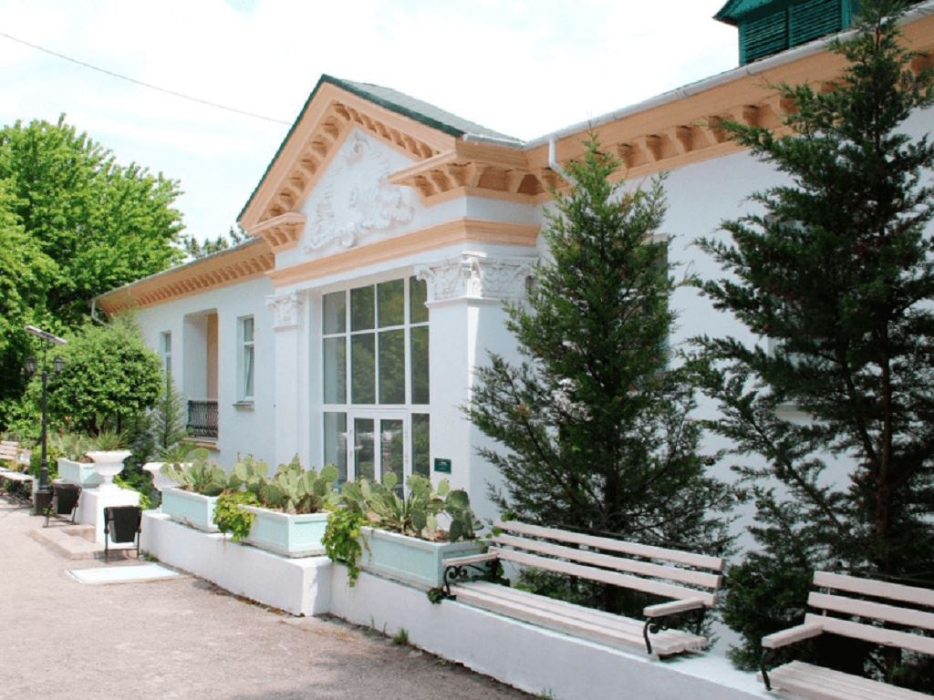 general-main-building