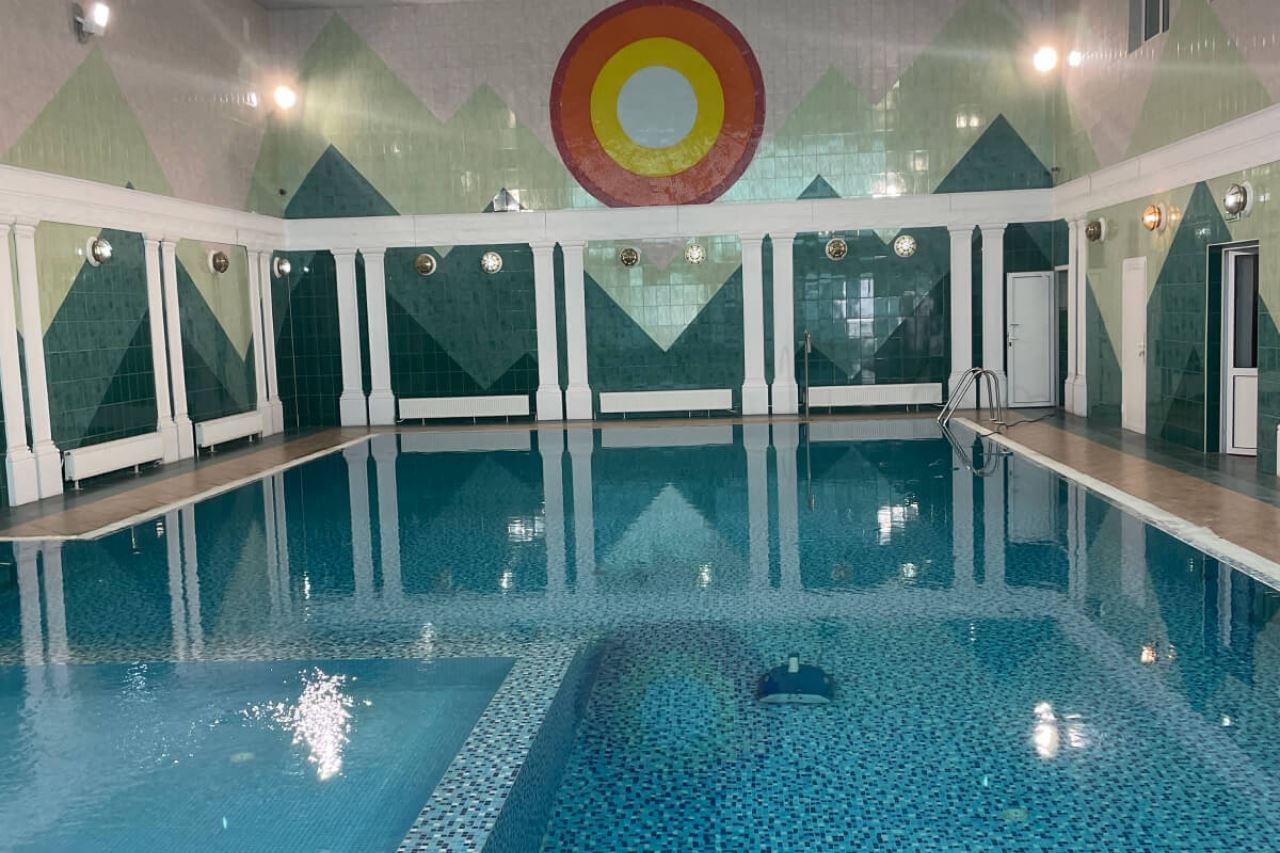 pools-indoor-pool