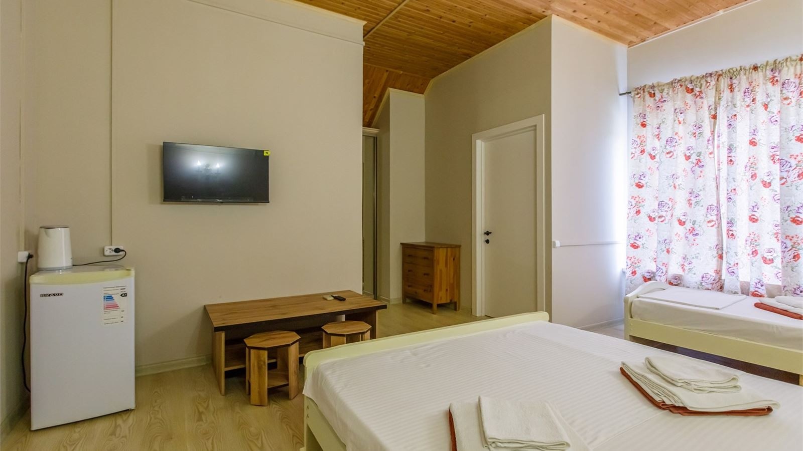 rooms-пятиместный-коттедж-комфорт+