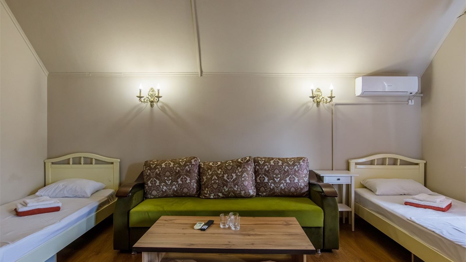 rooms-пятиместный-коттедж-комфорт+