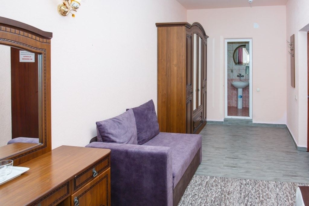 rooms-triple-balcony