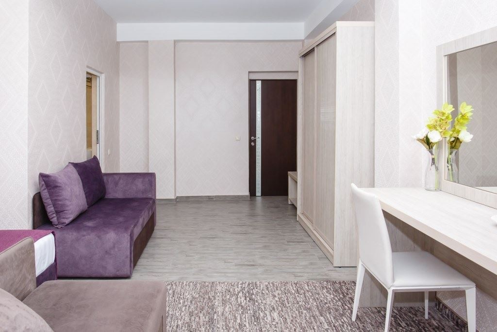 rooms-quadriple-balcony