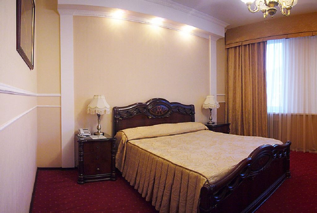 rooms-2--bed-junior-suite-25-sq--m