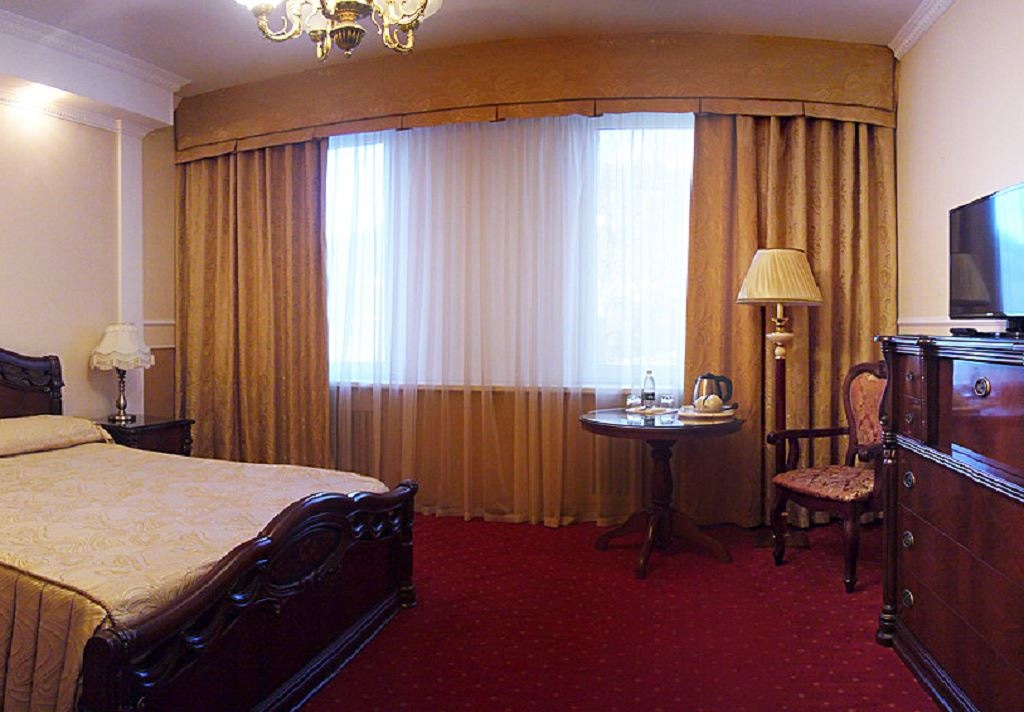 rooms-2--bed-junior-suite-25-sq--m