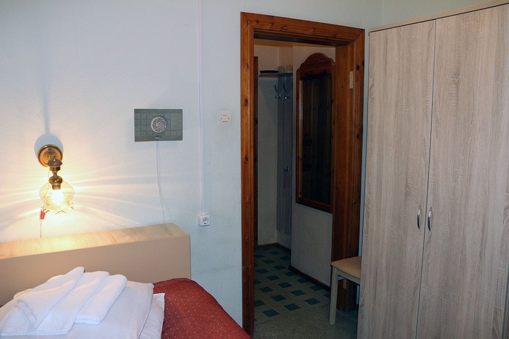 rooms-1local-standard-first-category