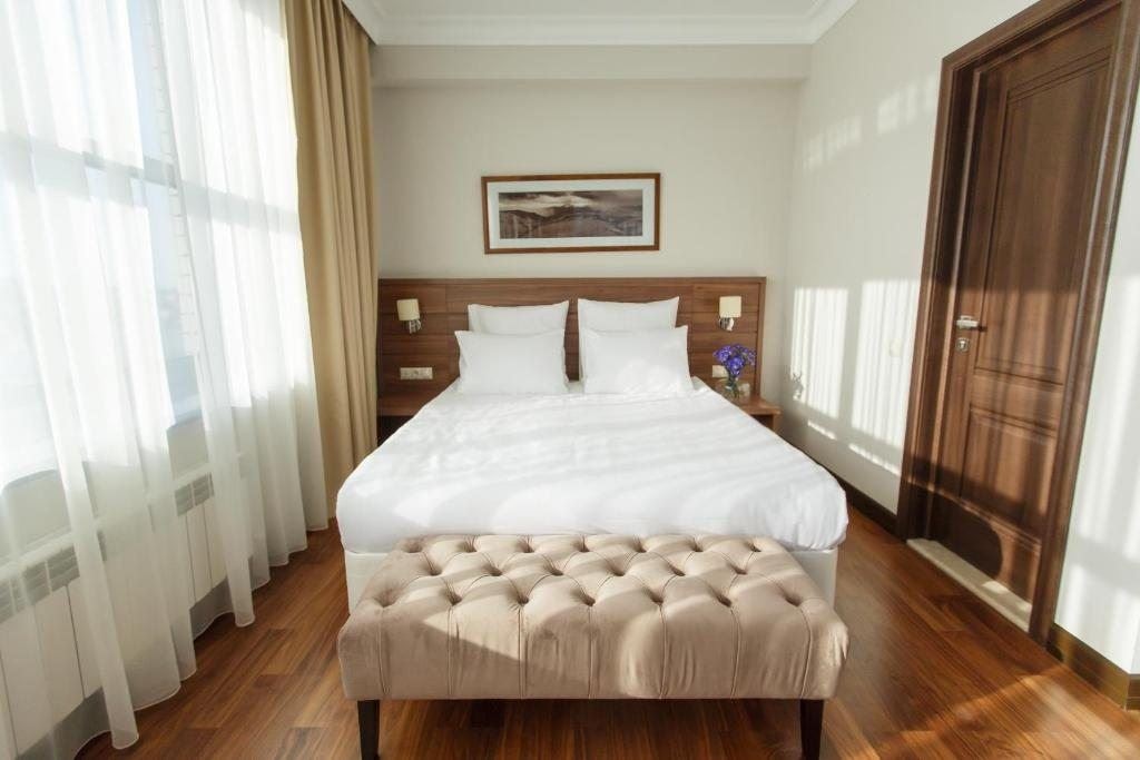 rooms-junior-suite-with-panoramic-view