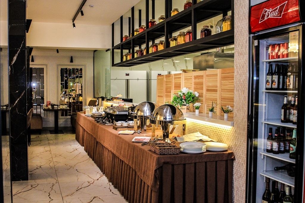 restaurants-restaurant