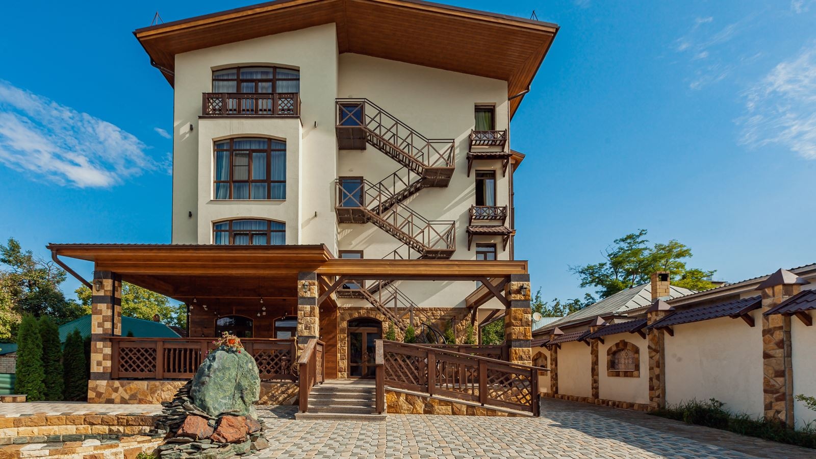 general-main-building