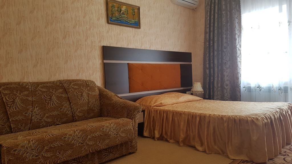 rooms-2bed-standard-building-1