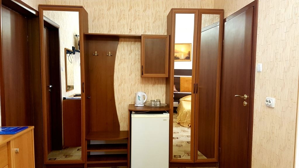 rooms-2bed-standard-building-1