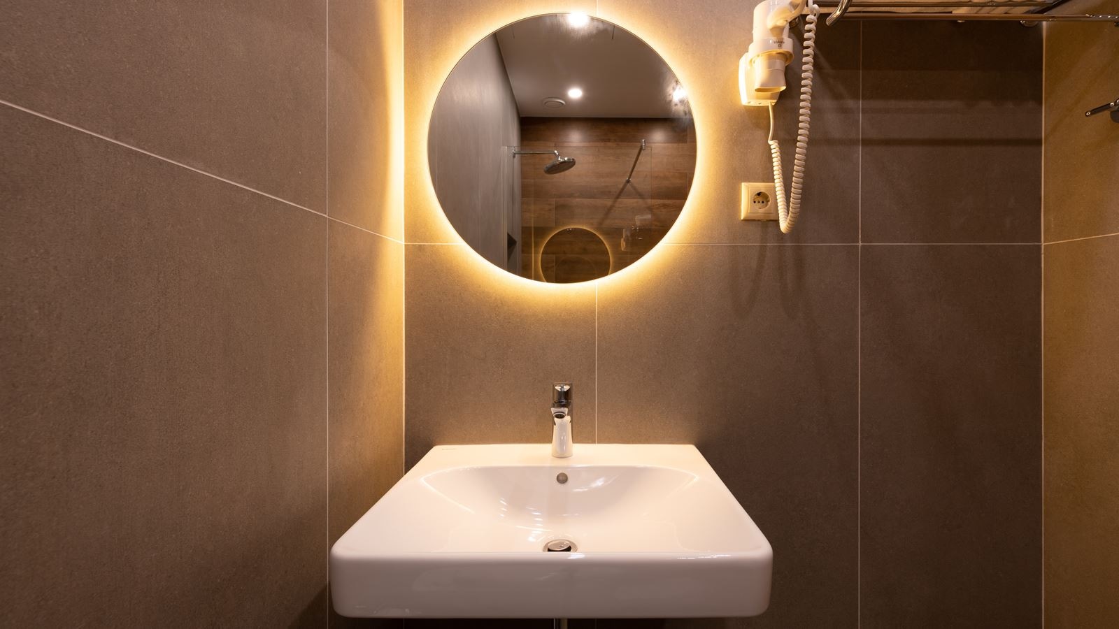 rooms-comfort-twin-bed