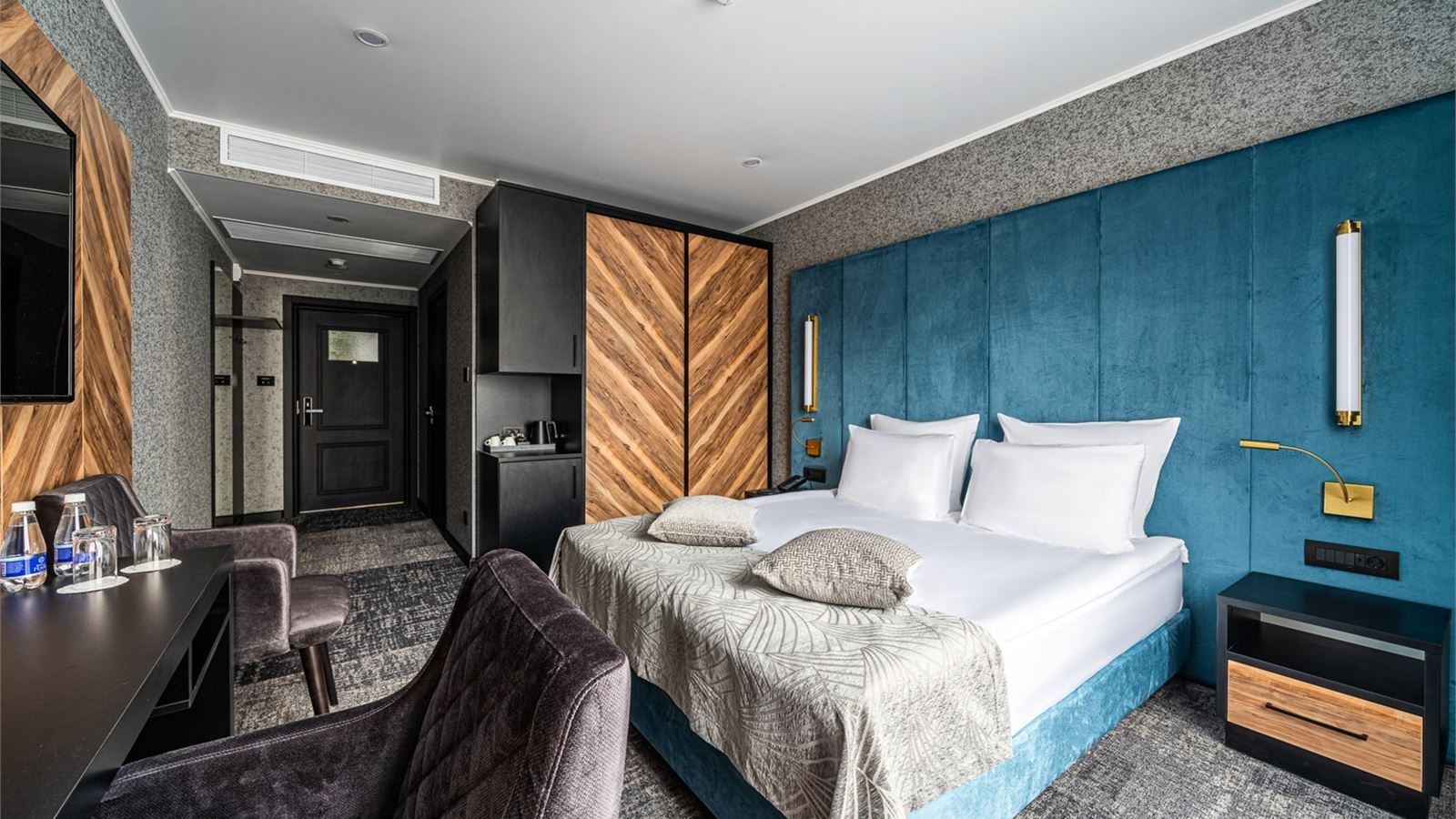 rooms-стандарт-с-одной-двуспальной-кроватью-с-двумя-односпальными