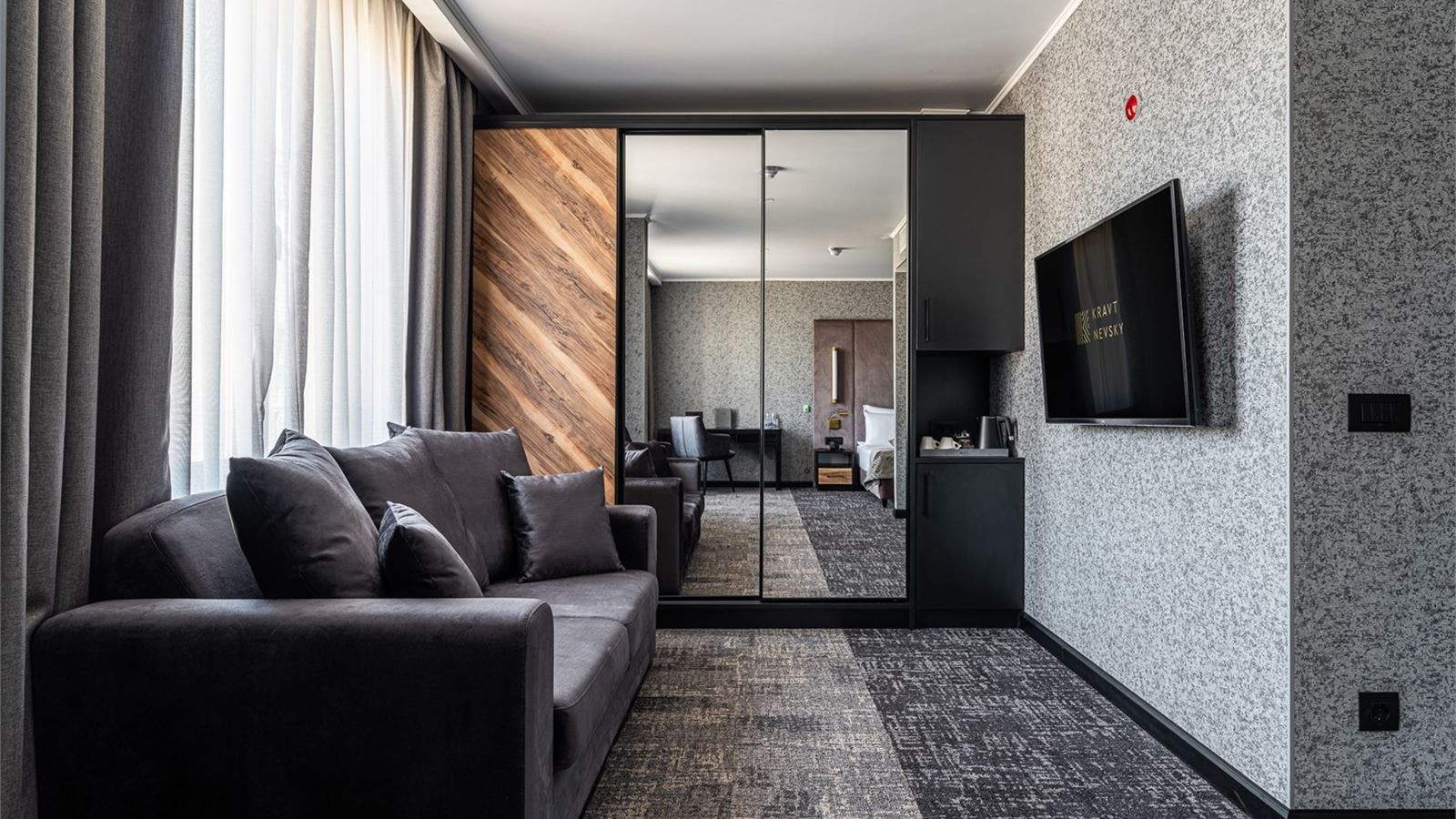 rooms-улучshенный-стандарт-с-одной-двуспальной-кроватью